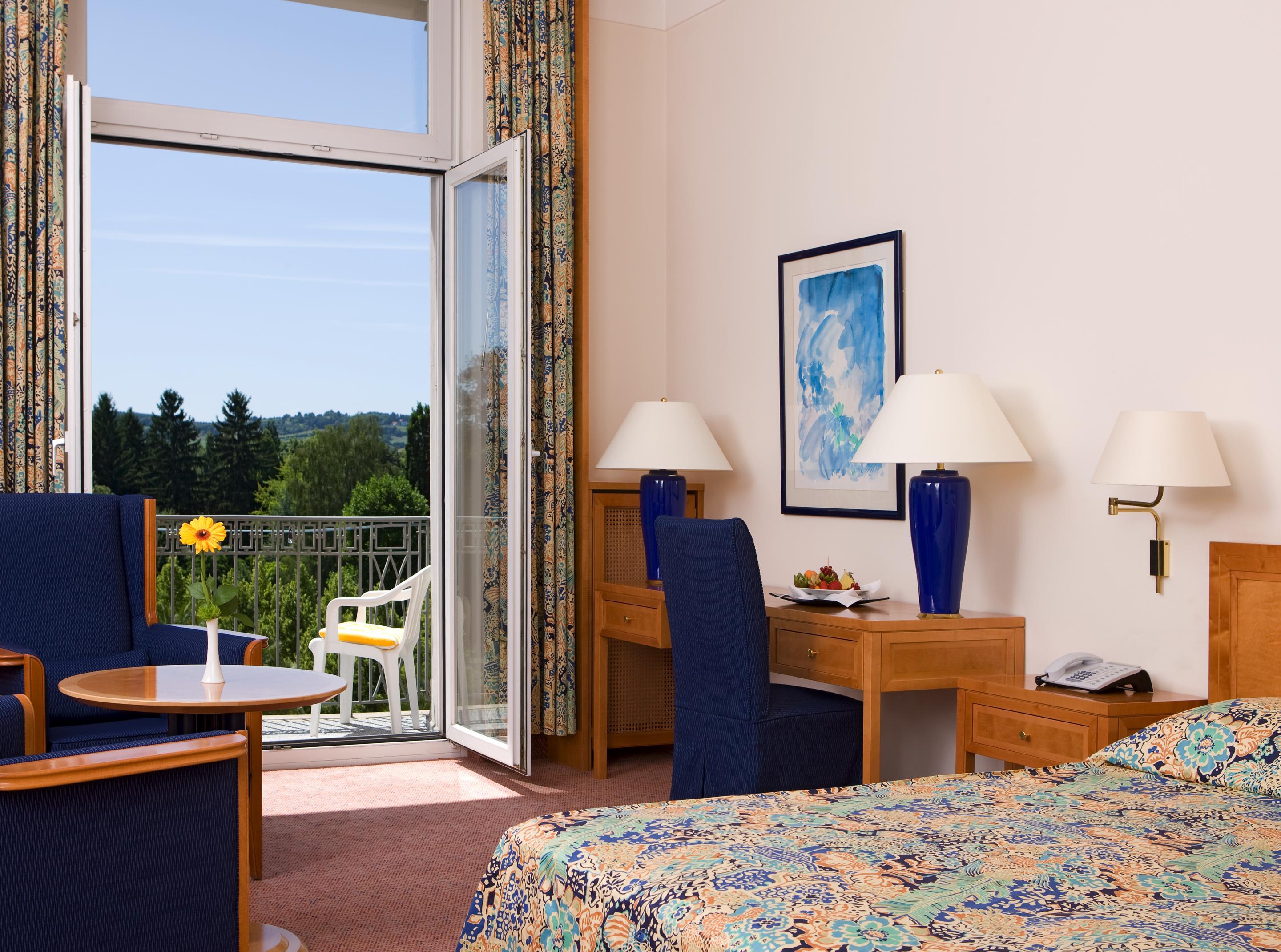 Steigenberger Hotel & Spa Bad Pyrmont Exterior photo A typical hotel room