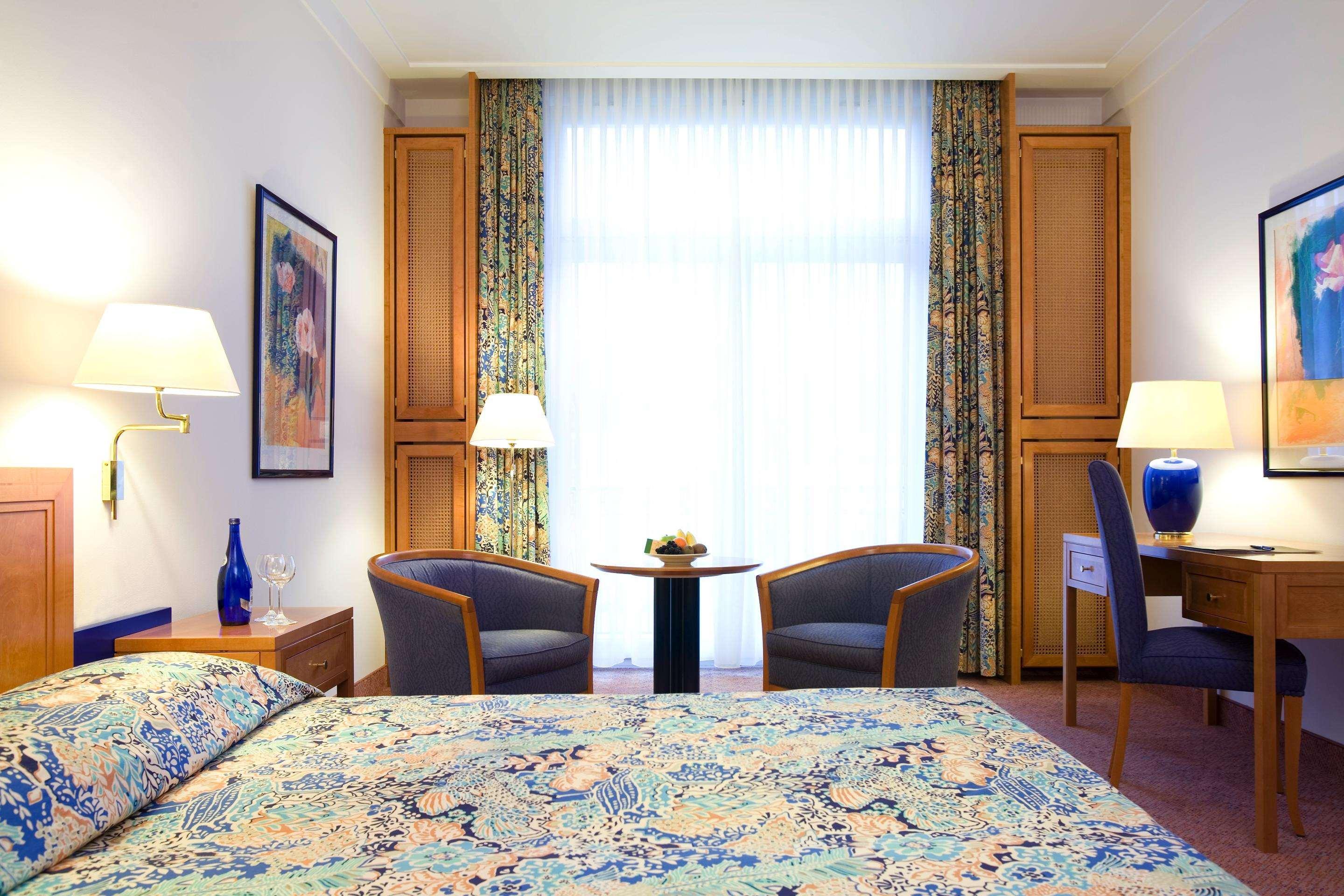 Steigenberger Hotel & Spa Bad Pyrmont Exterior photo A typical room at the Hotel de France