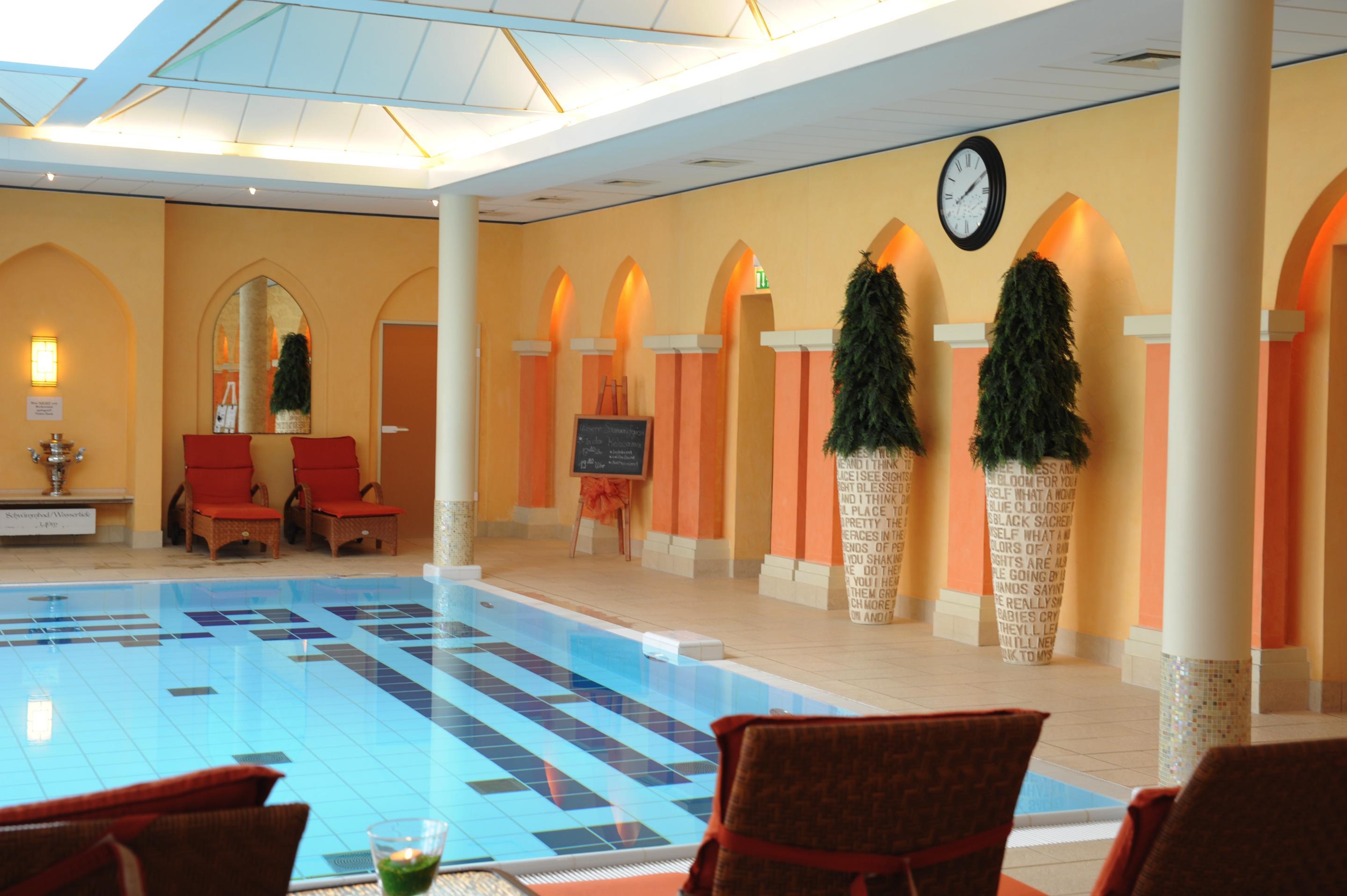 Steigenberger Hotel & Spa Bad Pyrmont Exterior photo The swimming pool at the Hotel