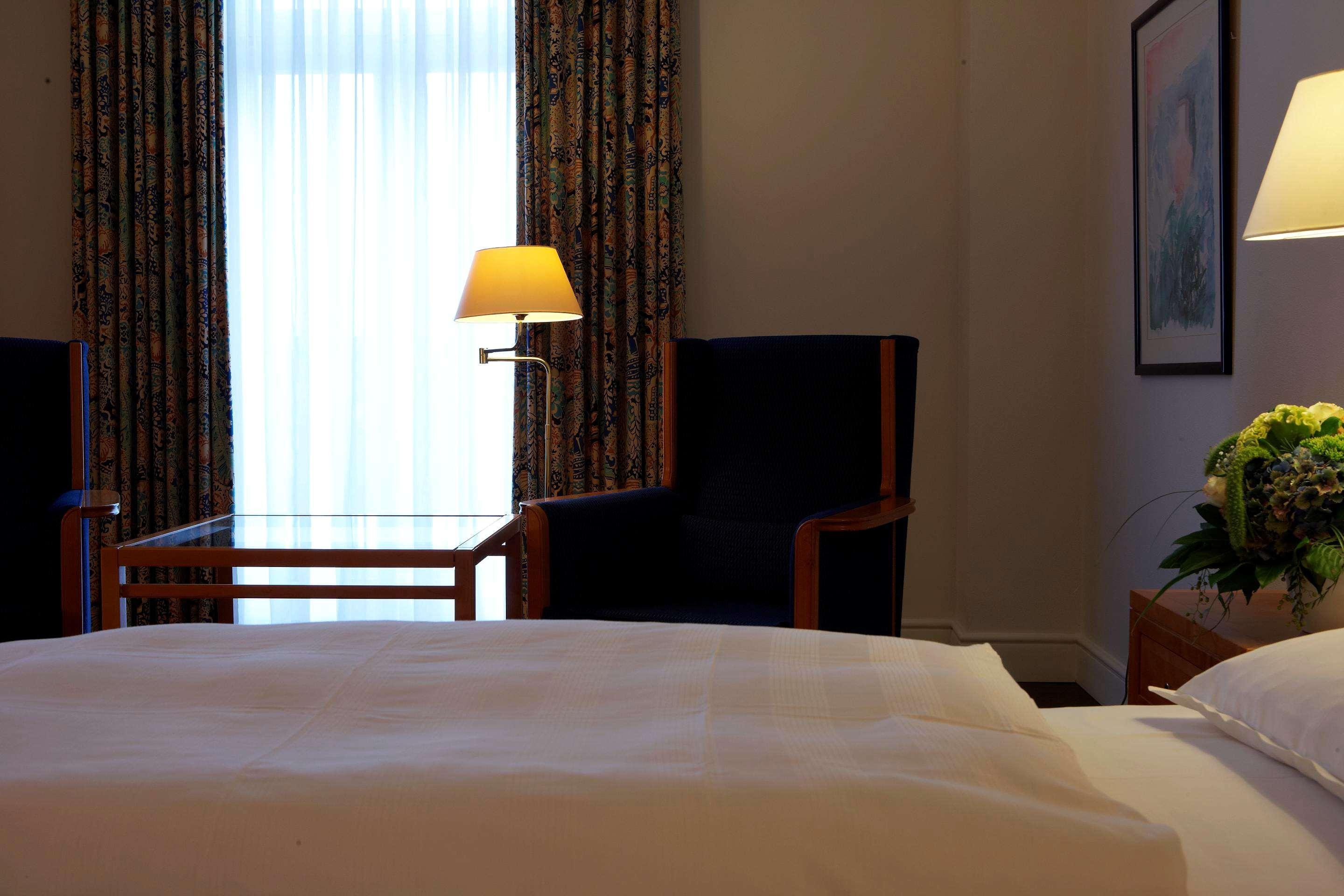 Steigenberger Hotel & Spa Bad Pyrmont Exterior photo A room at the hotel