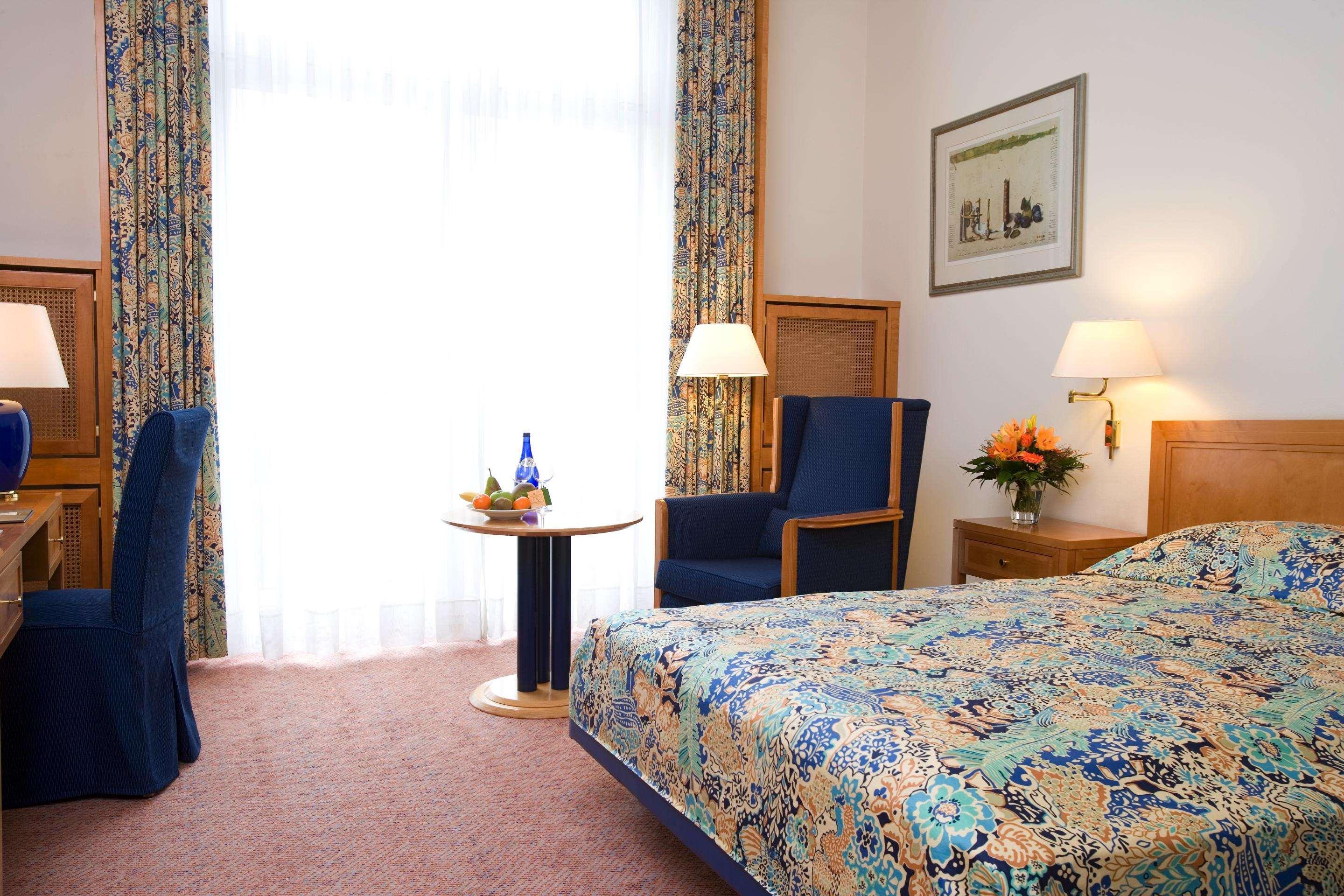Steigenberger Hotel & Spa Bad Pyrmont Exterior photo A typical hotel room